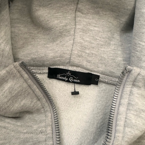 Trendy Queen Light Heather Grey Zip up Hoodie Mock Neck w/Thumb Holes size Small - Picture 5 of 5